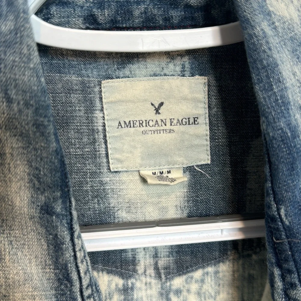 American Eagle Size M Acid Wash Denim Shirt - Picture 3 of 4